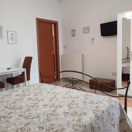 Da Vinci Affittacamere Borgo Таранто Экстерьер фото